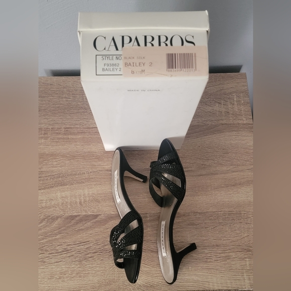CAPARROS Shoes - Picture 2 of 4